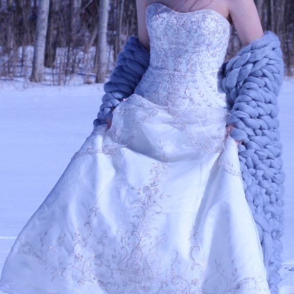 Allure Bridal A-line Strapless Sweetheart Beaded - Picture 10 of 16